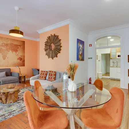 Spacious 1 Bedroom With A Parking Spot In Chiado *